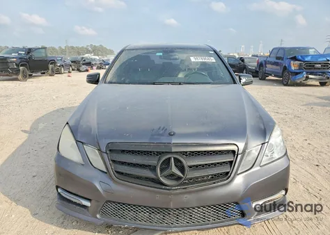 2013 Mercedes-Benz E 350 z USA, uszkodzony, nr VIN WDDHF5KB5DA718596